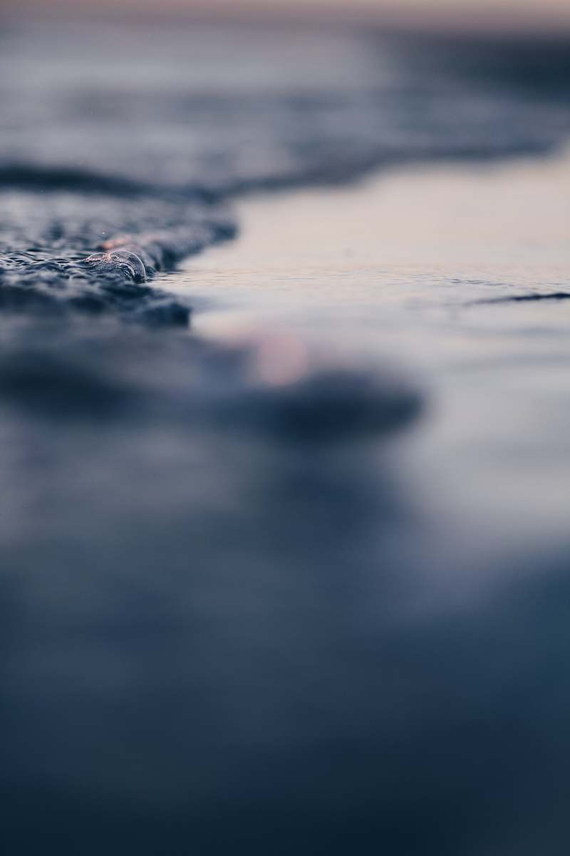 iphone wallpapers shallow focus photo of water wave iphone backgrounds